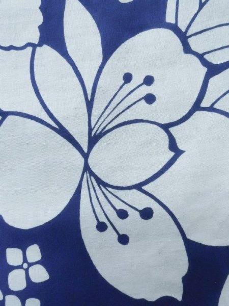 画像7: K0526X  浴衣(日本製) 女性用着物 1980-1990年代 綿   青, 花 【中古】 【USED】 【リサイクル】 ★★☆☆☆ (7)
