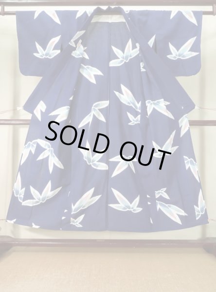 画像2: K0526Y  注染浴衣 女性用着物 1980-1990年代 綿   藍, 笹 【中古】 【USED】 【リサイクル】 ★★☆☆☆ (2)