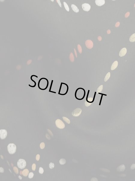 画像12: K0609M  羽織 女性用着物  シルク(正絹)   黒, 抽象的模様 【中古】 【USED】 【リサイクル】 ★★☆☆☆ (12)