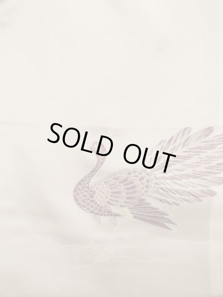 画像4: K0616G  羽織 女性用着物 裏地に孔雀柄 シルク(正絹) 淡い  オレンジ, 抽象的模様 【中古】 【USED】 【リサイクル】 ★★★★☆ (4)