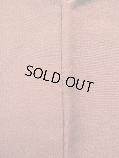 画像5: K0616G  羽織 女性用着物 裏地に孔雀柄 シルク(正絹) 淡い  オレンジ, 抽象的模様 【中古】 【USED】 【リサイクル】 ★★★★☆ (5)