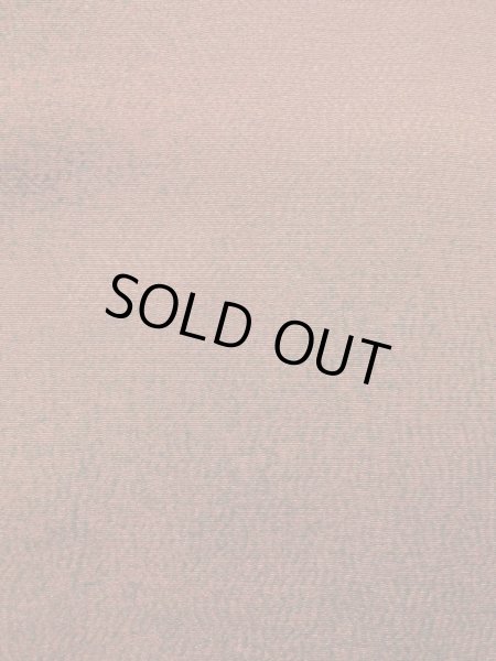 画像8: K0616G  羽織 女性用着物 裏地に孔雀柄 シルク(正絹) 淡い  オレンジ, 抽象的模様 【中古】 【USED】 【リサイクル】 ★★★★☆ (8)