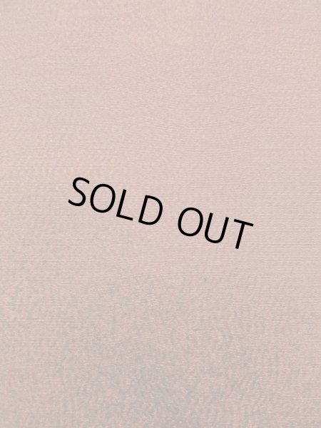 画像9: K0616G  羽織 女性用着物 裏地に孔雀柄 シルク(正絹) 淡い  オレンジ, 抽象的模様 【中古】 【USED】 【リサイクル】 ★★★★☆ (9)