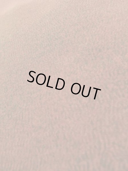 画像12: K0616G  羽織 女性用着物 裏地に孔雀柄 シルク(正絹) 淡い  オレンジ, 抽象的模様 【中古】 【USED】 【リサイクル】 ★★★★☆ (12)