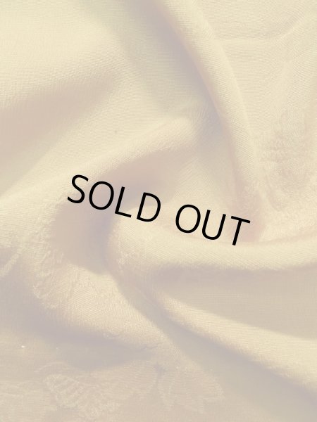 画像13: K0616R  羽織 女性用着物 桐、桔梗、流水、えがすみ、御所車の地紋 シルク(正絹)   山吹,  【中古】 【USED】 【リサイクル】 ★★☆☆☆ (13)