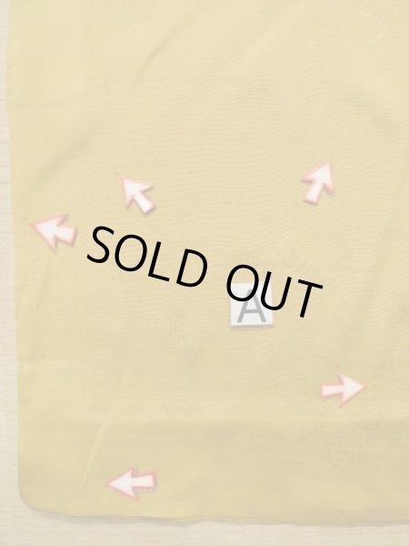 画像15: K0616R  羽織 女性用着物 桐、桔梗、流水、えがすみ、御所車の地紋 シルク(正絹)   山吹,  【中古】 【USED】 【リサイクル】 ★★☆☆☆ (15)