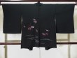 画像2: K0630Y  羽織 女性用着物  シルク（正絹）   黒, 花 【中古】 【USED】 【リサイクル】 ★★☆☆☆ (2)