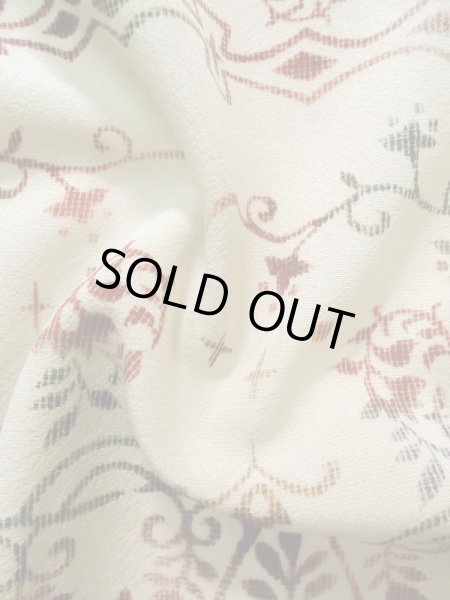 画像12: K0707H  羽織 女性用着物  シルク（正絹）   オフ　ホワイト, 唐草 【中古】 【USED】 【リサイクル】 ★★☆☆☆ (12)