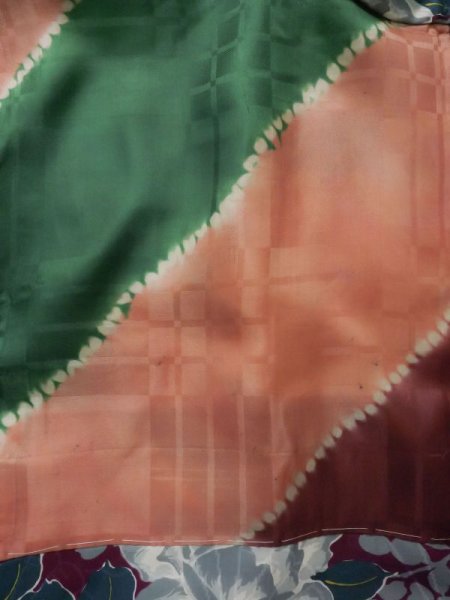 画像15: K0712K  羽織 女性用着物  シルク(正絹)   紫, ぼたん 【中古】 【USED】 【リサイクル】 ★★★☆☆ (15)