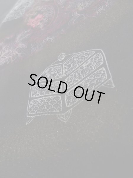 画像9: K0714A  羽織 女性用着物 陶器 シルク(正絹)   黒, 唐花 【中古】 【USED】 【リサイクル】 ★★★☆☆ (9)