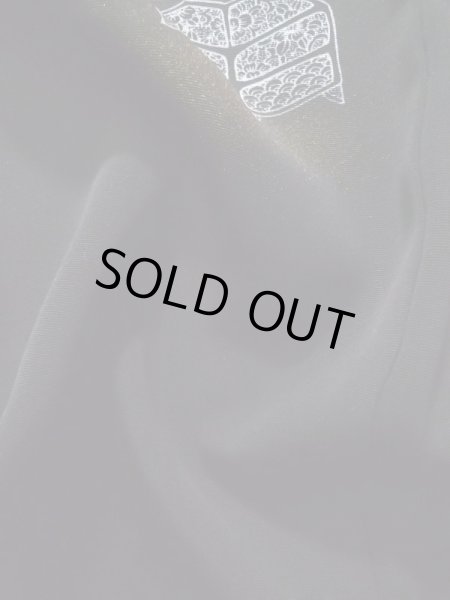 画像11: K0714A  羽織 女性用着物 陶器 シルク(正絹)   黒, 唐花 【中古】 【USED】 【リサイクル】 ★★★☆☆ (11)