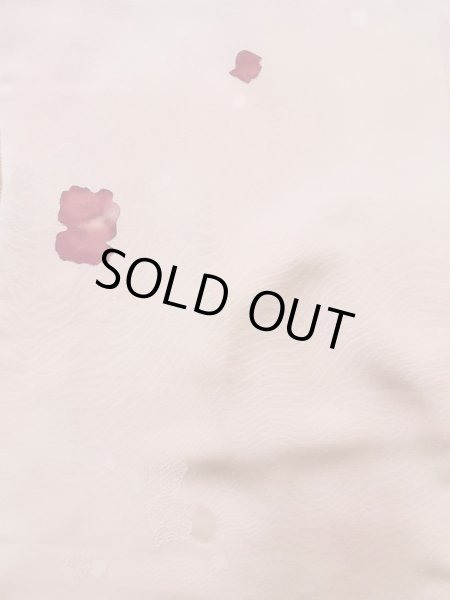 画像4: K0714U  道行 女性用着物  シルク（正絹） 淡い 薄い ピンク, 抽象的模様 【中古】 【USED】 【リサイクル】 ★★☆☆☆ (4)