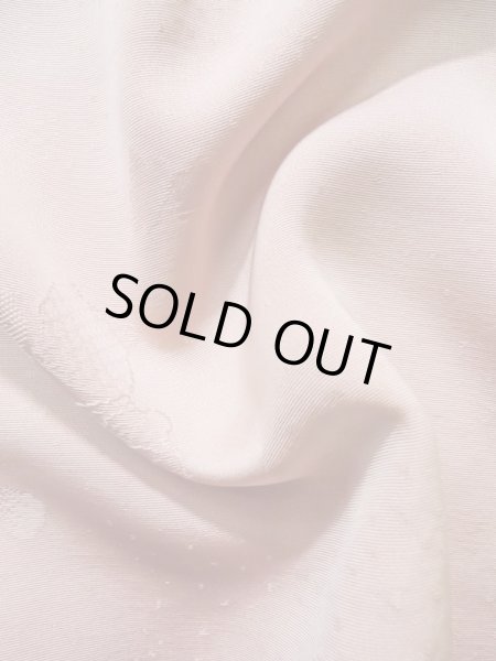 画像11: K0714U  道行 女性用着物  シルク（正絹） 淡い 薄い ピンク, 抽象的模様 【中古】 【USED】 【リサイクル】 ★★☆☆☆ (11)