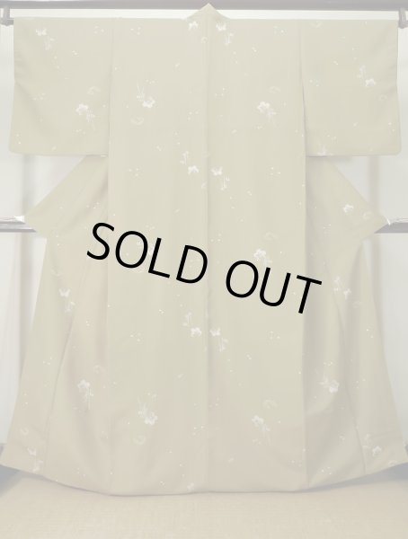 画像1: K0728K  小紋 女性用着物  化繊 淡い  ブラウン（茶色）, 花 【中古】 【USED】 【リサイクル】 ★★☆☆☆ (1)