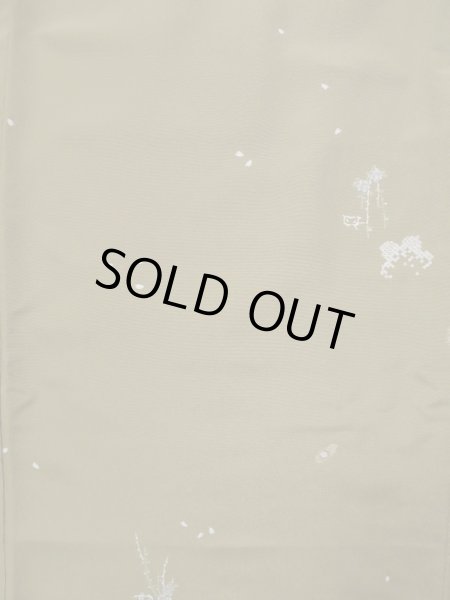 画像4: K0728K  小紋 女性用着物  化繊 淡い  ブラウン（茶色）, 花 【中古】 【USED】 【リサイクル】 ★★☆☆☆ (4)