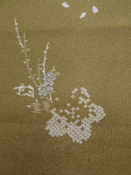 画像5: K0728K  小紋 女性用着物  化繊 淡い  ブラウン(茶色), 花 【中古】 【USED】 【リサイクル】 ★★☆☆☆ (5)