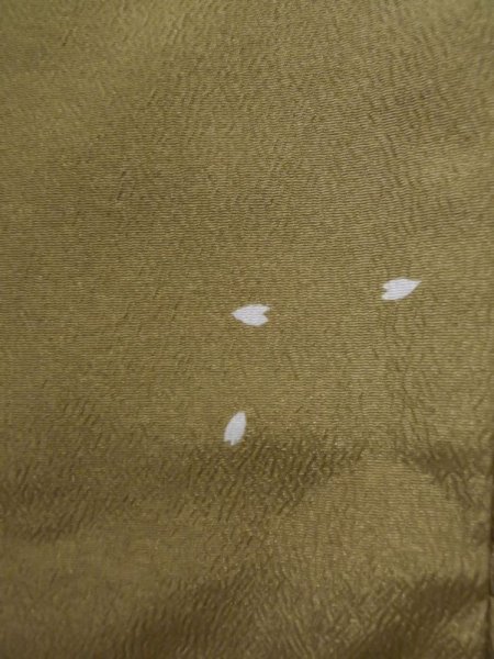 画像7: K0728K  小紋 女性用着物  化繊 淡い  ブラウン(茶色), 花 【中古】 【USED】 【リサイクル】 ★★☆☆☆ (7)