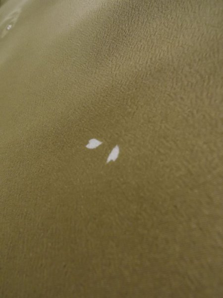 画像9: K0728K  小紋 女性用着物  化繊 淡い  ブラウン(茶色), 花 【中古】 【USED】 【リサイクル】 ★★☆☆☆ (9)