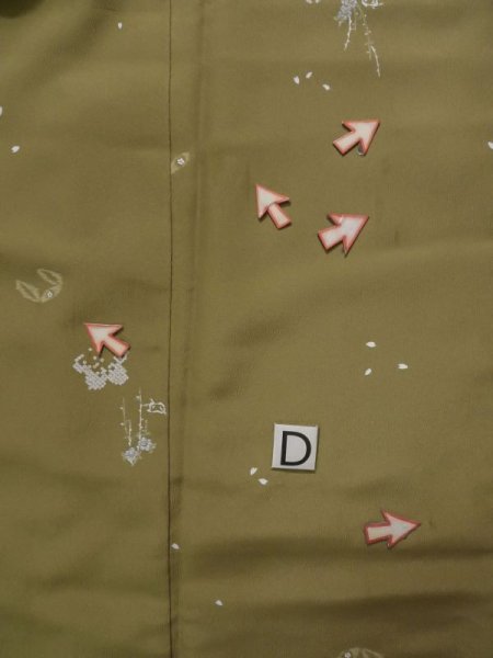 画像17: K0728K  小紋 女性用着物  化繊 淡い  ブラウン(茶色), 花 【中古】 【USED】 【リサイクル】 ★★☆☆☆ (17)