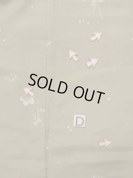 画像17: K0728K  小紋 女性用着物  化繊 淡い  ブラウン（茶色）, 花 【中古】 【USED】 【リサイクル】 ★★☆☆☆ (17)