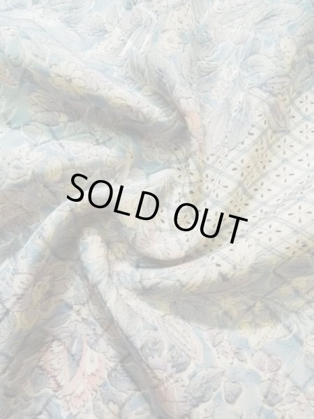 画像13: K0728M  小紋 女性用着物 更紗柄 化繊 薄い  水色, 唐花 【中古】 【USED】 【リサイクル】 ★★☆☆☆ (13)