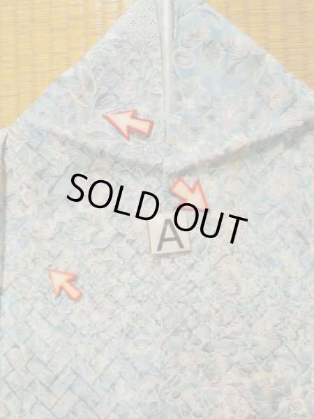 画像15: K0728M  小紋 女性用着物 更紗柄 化繊 薄い  水色, 唐花 【中古】 【USED】 【リサイクル】 ★★☆☆☆ (15)