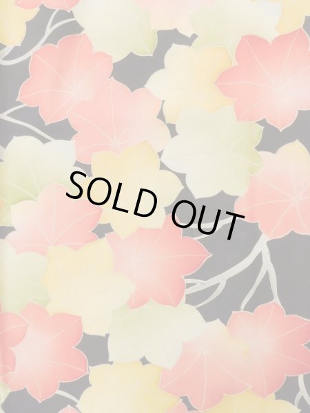 画像4: K0804N  小紋 女性用着物  シルク(正絹)   黒, もみじ 【中古】 【USED】 【リサイクル】 ★★☆☆☆ (4)