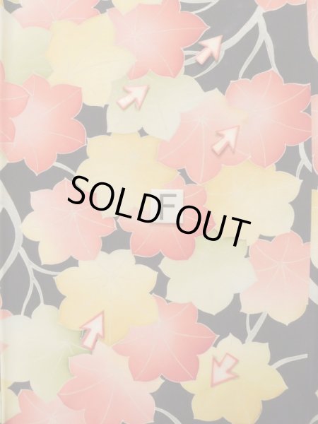 画像19: K0804N  小紋 女性用着物  シルク(正絹)   黒, もみじ 【中古】 【USED】 【リサイクル】 ★★☆☆☆ (19)