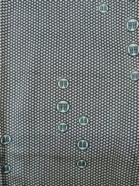 画像4: K0818R  小紋 女性用着物 丸に並び矢 シルク(正絹)   青, 松皮菱 【中古】 【USED】 【リサイクル】 ★★★☆☆ (4)