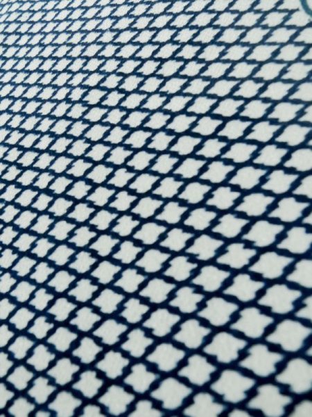 画像9: K0818R  小紋 女性用着物 丸に並び矢 シルク(正絹)   青, 松皮菱 【中古】 【USED】 【リサイクル】 ★★★☆☆ (9)