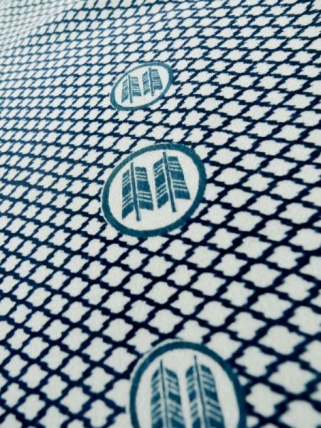 画像10: K0818R  小紋 女性用着物 丸に並び矢 シルク(正絹)   青, 松皮菱 【中古】 【USED】 【リサイクル】 ★★★☆☆ (10)