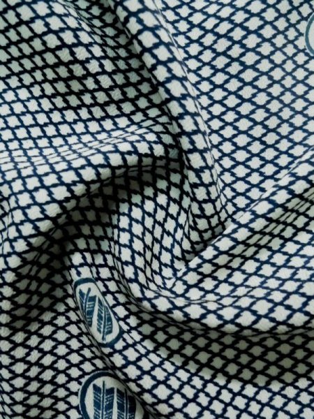 画像13: K0818R  小紋 女性用着物 丸に並び矢 シルク(正絹)   青, 松皮菱 【中古】 【USED】 【リサイクル】 ★★★☆☆ (13)