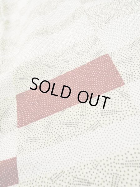 画像9: K0820B  小紋 女性用着物 地紋:市松模様 化繊 ヘザー(杢)  クリーム, 青海波 【中古】 【USED】 【リサイクル】 ★★★☆☆ (9)