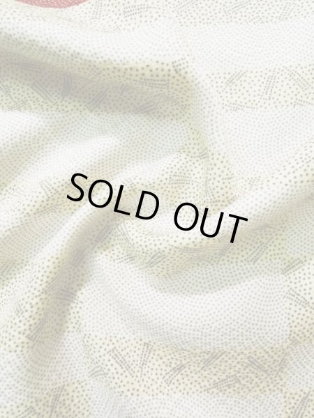 画像12: K0820B  小紋 女性用着物 地紋:市松模様 化繊 ヘザー(杢)  クリーム, 青海波 【中古】 【USED】 【リサイクル】 ★★★☆☆ (12)