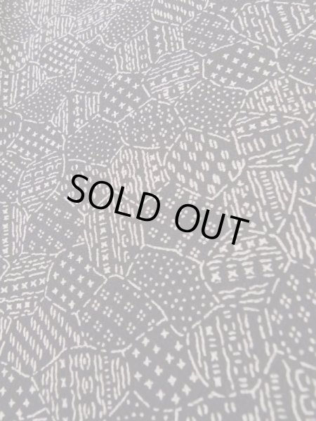 画像10: K0820K  江戸小紋 女性用着物  シルク（正絹）   黒, 氷割 【中古】 【USED】 【リサイクル】 ★★☆☆☆ (10)