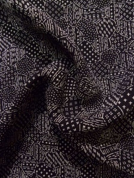 画像12: K0820K  江戸小紋 女性用着物  シルク(正絹)   黒, 氷割 【中古】 【USED】 【リサイクル】 ★★☆☆☆ (12)