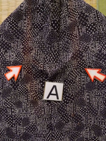 画像14: K0820K  江戸小紋 女性用着物  シルク(正絹)   黒, 氷割 【中古】 【USED】 【リサイクル】 ★★☆☆☆ (14)