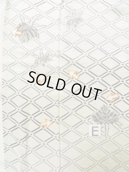 画像19: K0820M  小紋 女性用着物 地紋：芝草 シルク（正絹） 薄い  オフ　ホワイト, 桐 【中古】 【USED】 【リサイクル】 ★☆☆☆☆ (19)