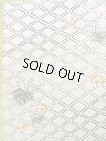 画像21: K0820M  小紋 女性用着物 地紋：芝草 シルク（正絹） 薄い  オフ　ホワイト, 桐 【中古】 【USED】 【リサイクル】 ★☆☆☆☆ (21)