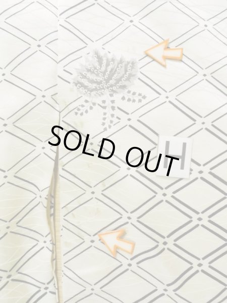 画像22: K0820M  小紋 女性用着物 地紋：芝草 シルク（正絹） 薄い  オフ　ホワイト, 桐 【中古】 【USED】 【リサイクル】 ★☆☆☆☆ (22)