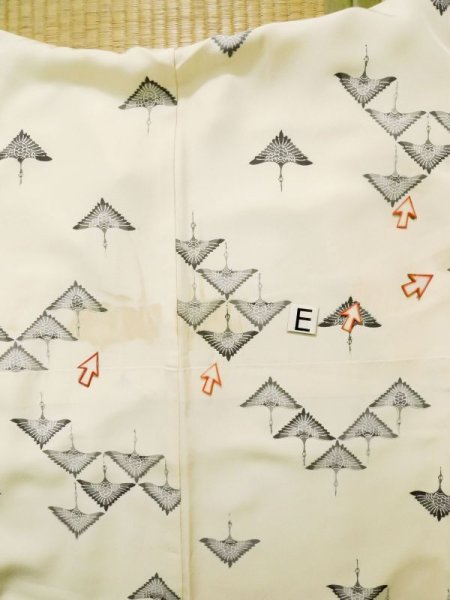 画像18: K0820W  小紋 女性用着物  シルク（正絹）   オフ　ホワイト, 鳥 【中古】 【USED】 【リサイクル】 ★★☆☆☆ (18)