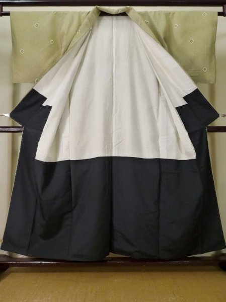 画像2: K0820Y  小紋 女性用着物  綿 淡い  カーキ, 小さな点々 【中古】 【USED】 【リサイクル】 ★★☆☆☆ (2)