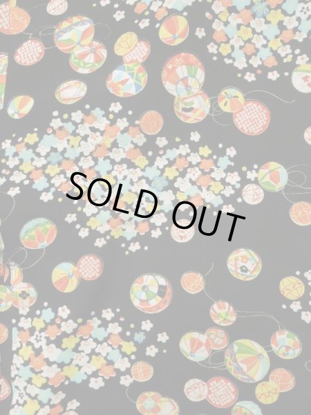 画像3: K1008C  羽織 女性用着物 毬 シルク(正絹)   黒, 梅 【中古】 【USED】 【リサイクル】 ★★★☆☆ (3)