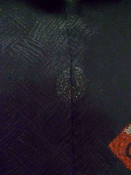 画像3: K1008J  羽織 女性用着物  シルク(正絹)   黒, 唐草 【中古】 【USED】 【リサイクル】 ★★★☆☆ (3)