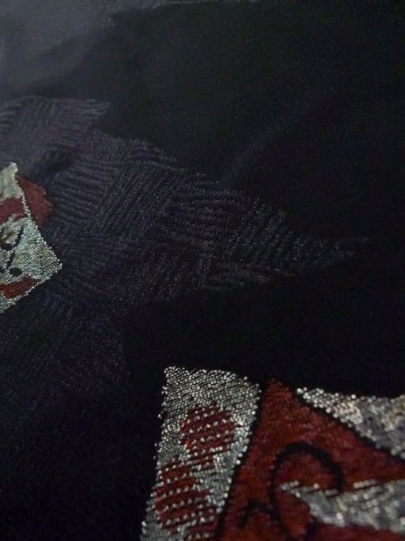 画像9: K1008J  羽織 女性用着物  シルク(正絹)   黒, 唐草 【中古】 【USED】 【リサイクル】 ★★★☆☆ (9)