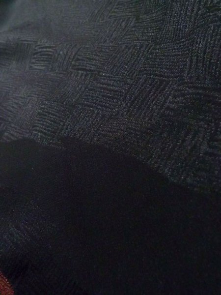 画像10: K1008J  羽織 女性用着物  シルク(正絹)   黒, 唐草 【中古】 【USED】 【リサイクル】 ★★★☆☆ (10)