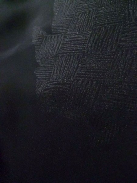 画像11: K1008J  羽織 女性用着物  シルク(正絹)   黒, 唐草 【中古】 【USED】 【リサイクル】 ★★★☆☆ (11)