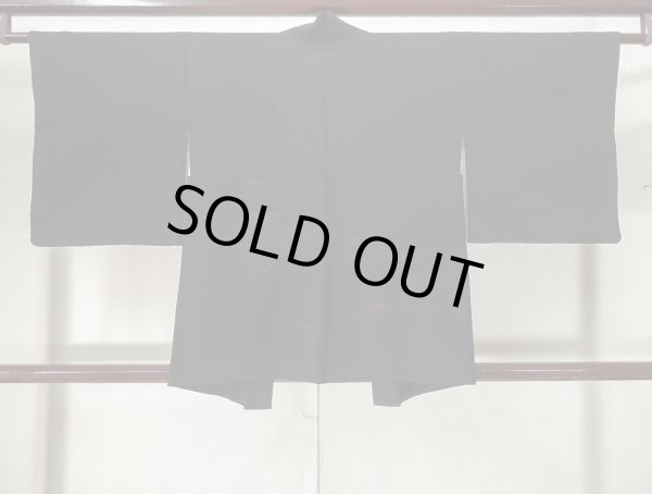 画像2: K1008L  羽織 女性用着物  シルク(正絹)   黒, 山 【中古】 【USED】 【リサイクル】 ★★★☆☆ (2)