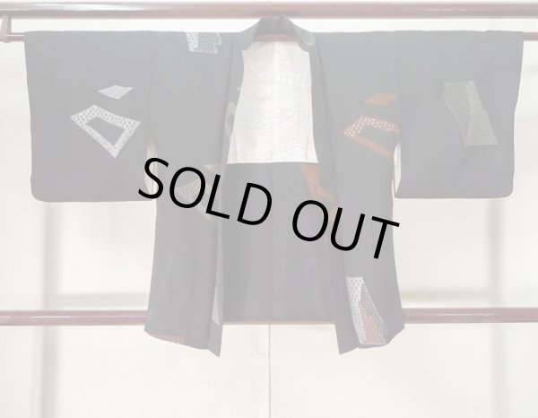 画像1: K1008S Mint  羽織 女性用着物  シルク（正絹）   黒, 抽象的模様 【中古】 【USED】 【リサイクル】 ★★★★☆ (1)