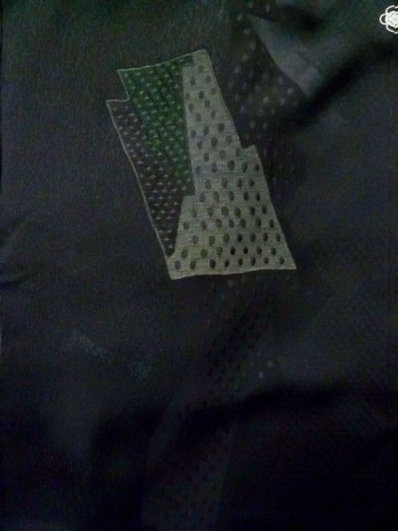 画像4: K1008S Mint  羽織 女性用着物  シルク(正絹)   黒, 抽象的模様 【中古】 【USED】 【リサイクル】 ★★★★☆ (4)